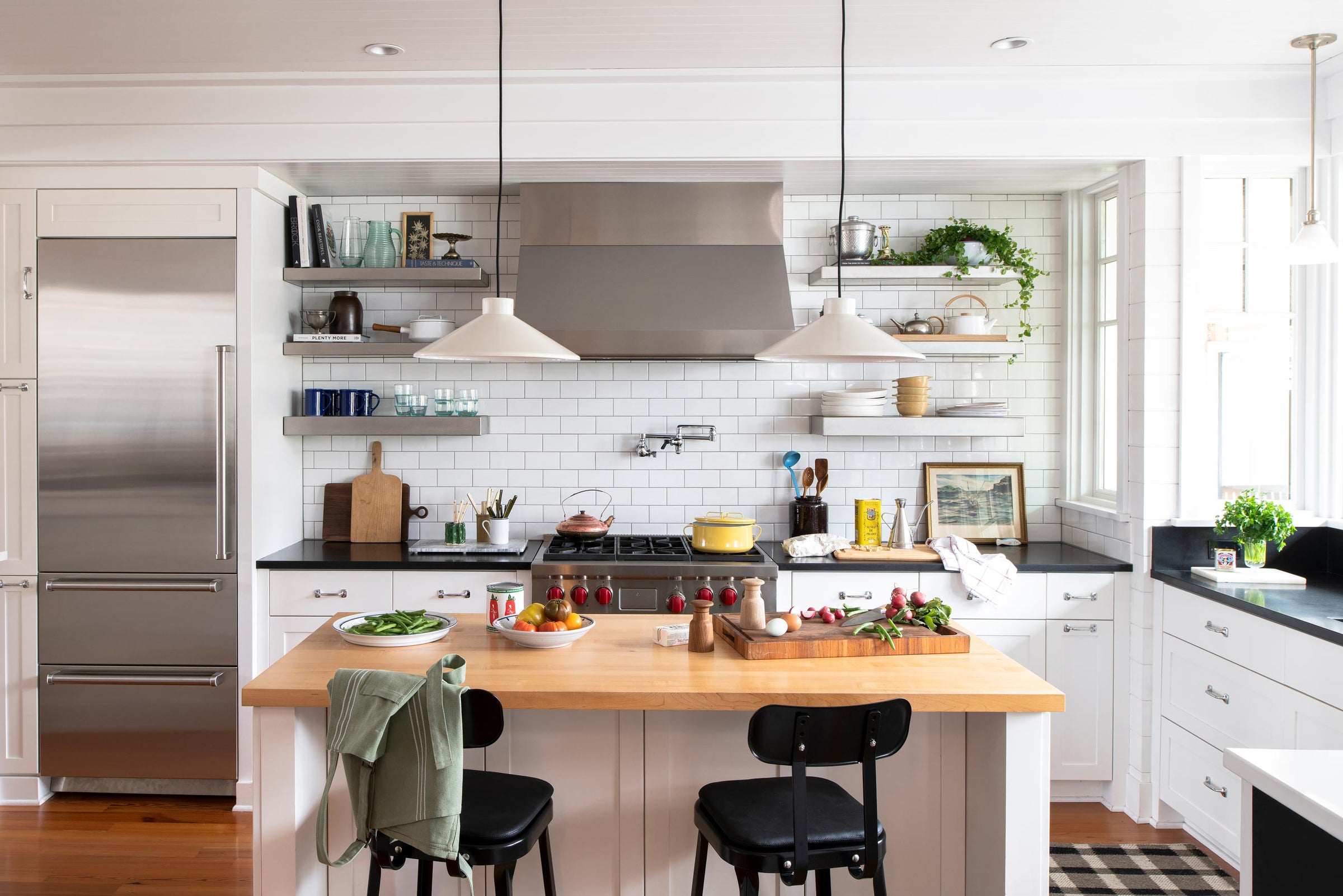Step Inside: A Timeless Floating Home