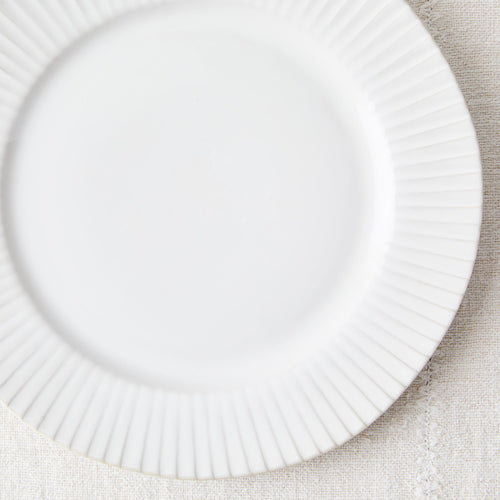 Five Two Stoneware Fluted Dinnerware, Set of 4