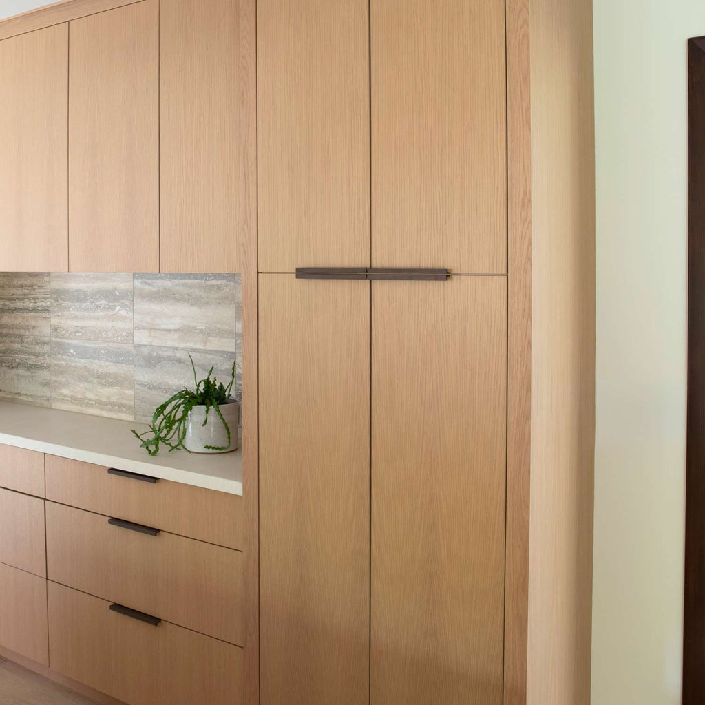 Ledge Pull::matte bronze::hover