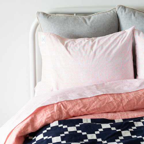 Poppy Dot Pillow Case Set:Hover